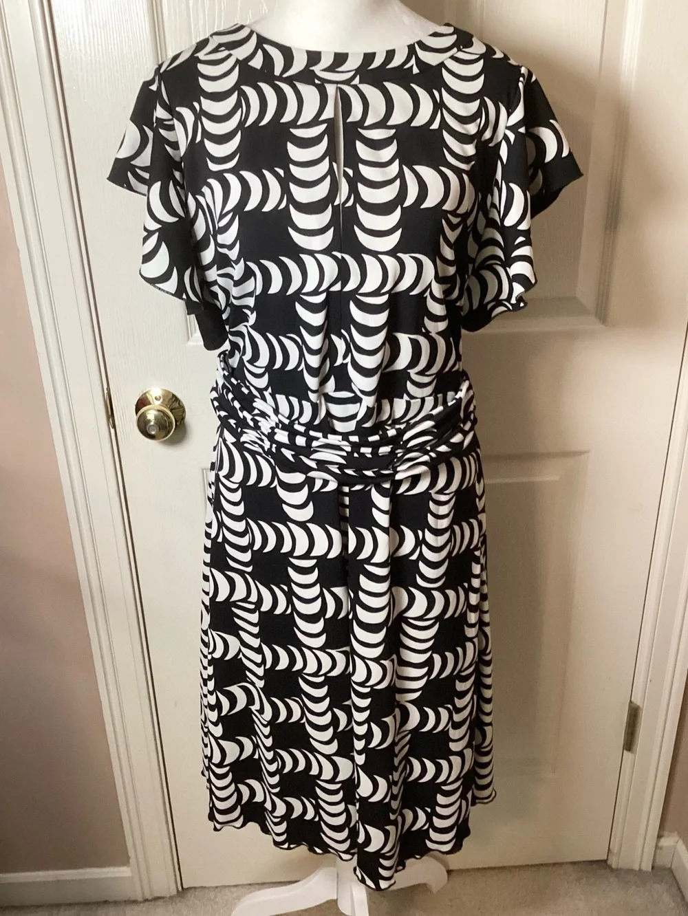Tory Burch Gladys Black & White Geometric Flutter Sleeve Midi Dress - Size M